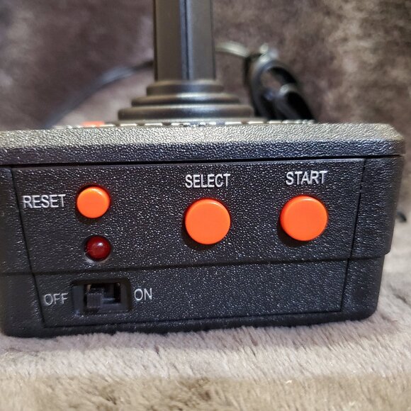 Atari 2600 Joystick 10-in-1 Plug N Play TV Video Game JAKKS Pacific Works - Picture 10 of 13